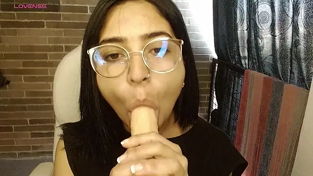 sweet-little online show from 04-22-26, 12:01