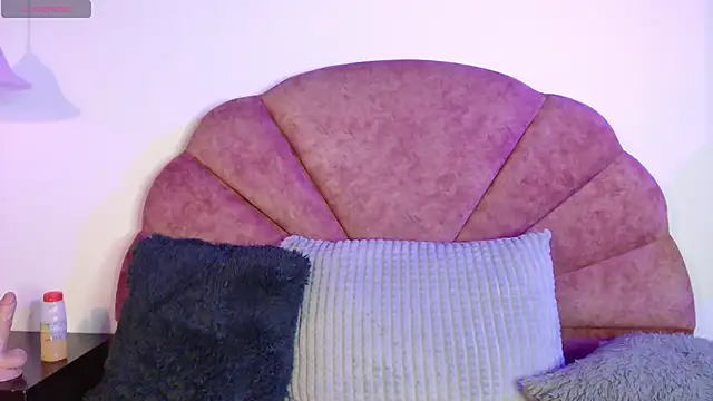 Lickpink1 online show from 04-22-26, 03:57