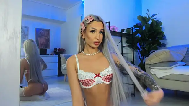 Snapshot of ArianaXO_ chatting on 05-07-26, 07:01 ArianaXO online show from 05-07-26, 07:01