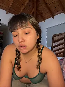 miicbebita online show from 06-12-26, 05:54