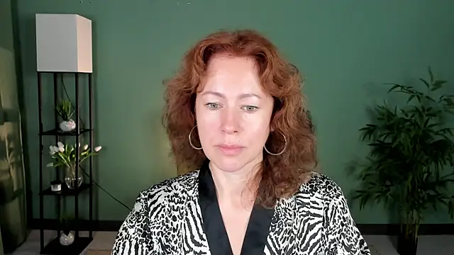 Snapshot of LeticiaRomano chatting on 06-23-26, 03:59 LeticiaRomano online show from 06-23-26, 03:59