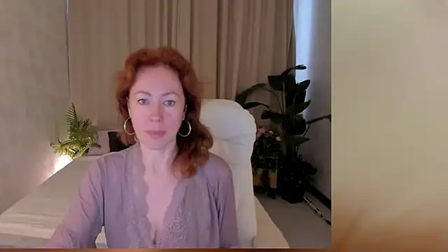 Snapshot of LeticiaRomano chatting on 05-29-26, 04:18 LeticiaRomano online show from 05-29-26, 04:18