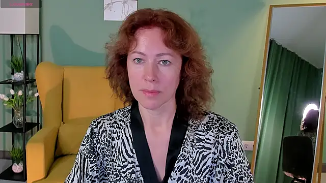 Snapshot of LeticiaRomano chatting on 06-15-26, 04:12 LeticiaRomano online show from 06-15-26, 04:12