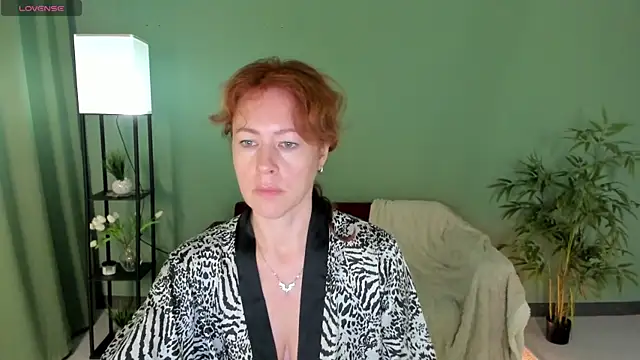 LeticiaRomano online show from 07-07-26, 06:47