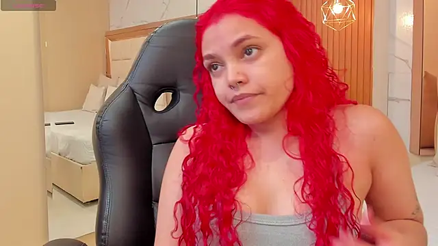 Snapshot of luna_veega chatting on 06-03-26, 05:06 luna veega online show from 06-03-26, 05:06