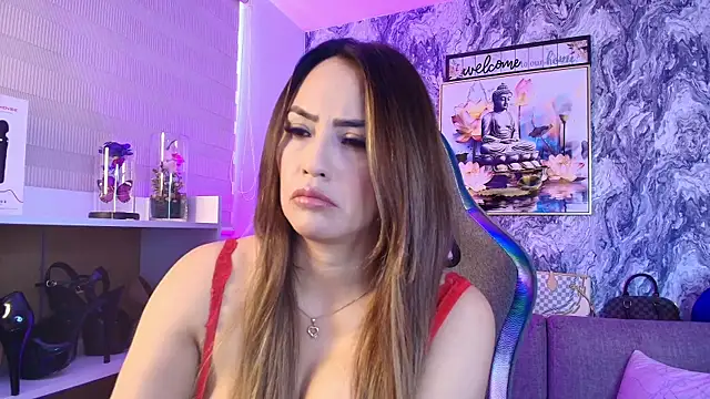 Katalina Alvarezz online show from 04-20-26, 03:57