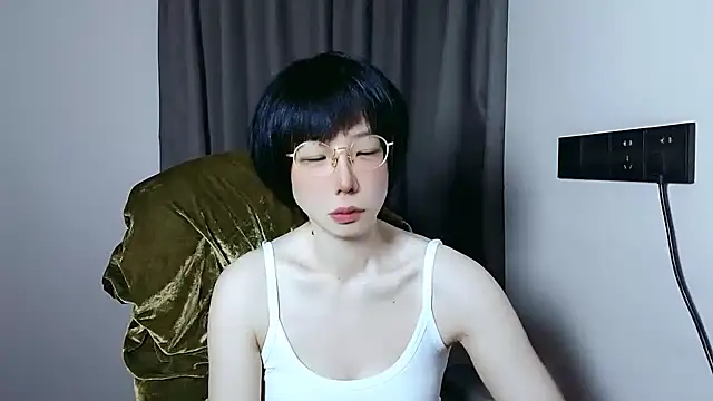 lin lin 520 520 online show from 05-26-26, 03:32