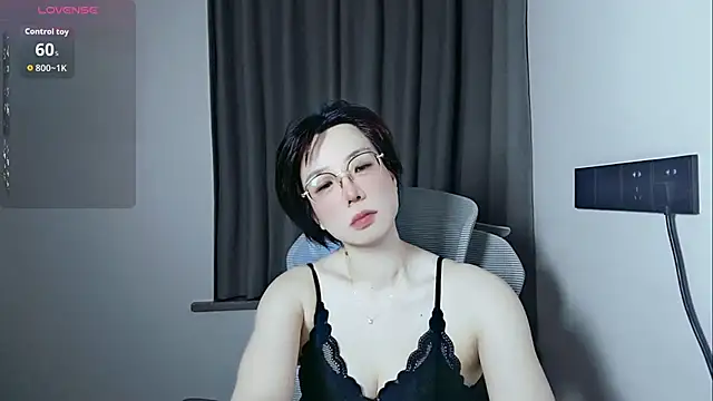 lin lin 520 520 online show from 06-25-26, 03:50