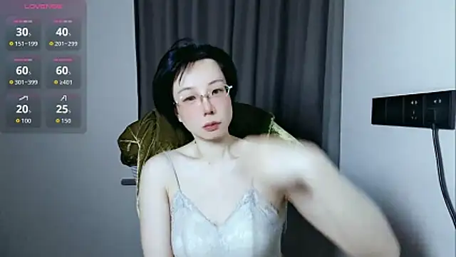 lin lin 520 520 online show from 05-18-26, 04:01