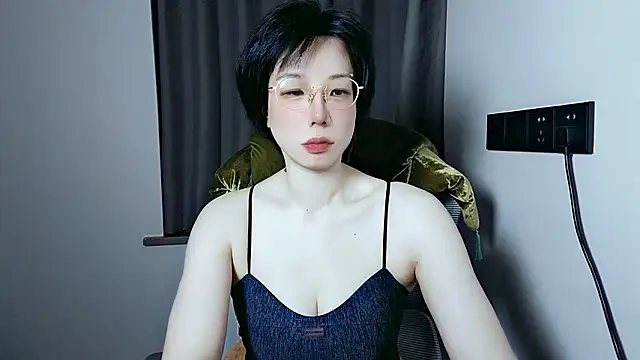 lin lin 520 520 online show from 05-20-26, 04:04