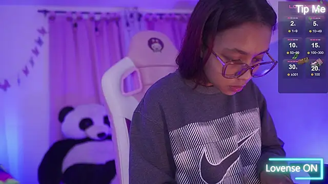 nahomy 2308 online show from 04-20-26, 11:57