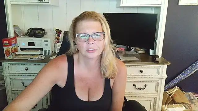 Stickywethoney online show from 06-15-26, 02:06