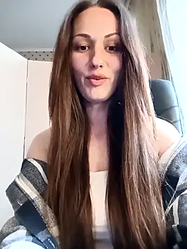 LunaCrystall online show from 04-28-26, 03:49