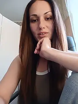 LunaCrystall online show from 06-17-26, 03:55