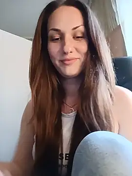 LunaCrystall online show from 05-19-26, 03:41