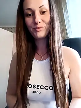 LunaCrystall online show from 05-08-26, 04:00