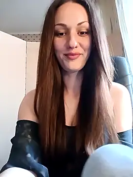 LunaCrystall online show from 04-27-26, 04:05