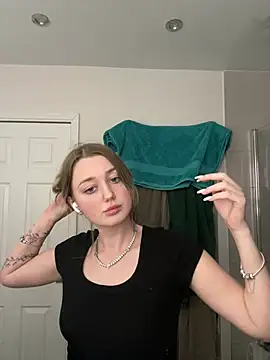 Ameliaxoxoo online show from 04-26-26, 12:08