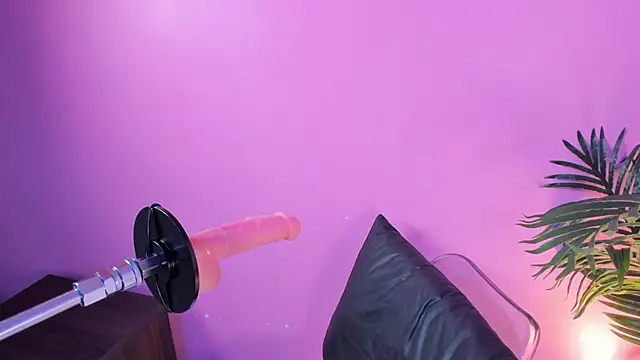 Lia owenss online show from 04-12-26, 07:06