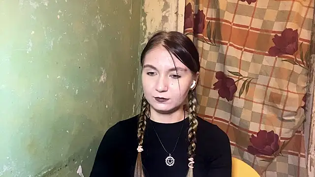 Lollybomb online show from 04-10-26, 08:05