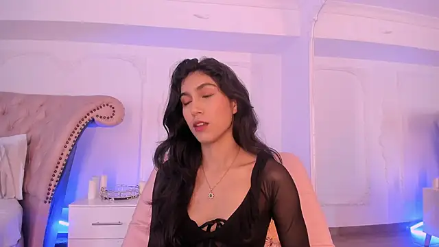 Snapshot of LucianaBlanco_ chatting on 05-19-26, 09:00 LucianaBlanco online show from 05-19-26, 09:00