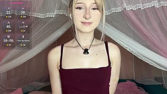 Snapshot of OnlyEva1 chatting on 06-26-26, 10:43 OnlyEva1 online show from 06-26-26, 10:43