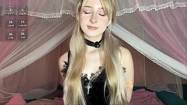 Snapshot of OnlyEva1 chatting on 06-23-26, 10:13 OnlyEva1 online show from 06-23-26, 10:13