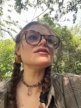 Snapshot of Tallulah_Kinky chatting on 06-18-26, 04:56 Tallulah Kinky online show from 06-18-26, 04:56