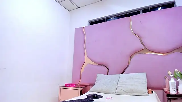 LaurendPink online show from 07-09-26, 02:38