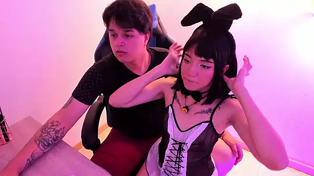 Melody and Max online show from 04-03-26, 03:35