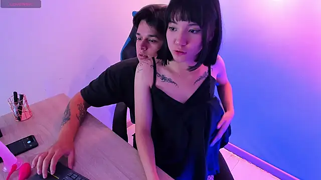 Melody and Max online show from 03-13-26, 03:55