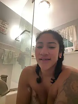 LatinaLoka online show from 04-04-26, 01:34