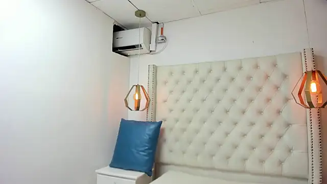 JEAN LEWIS2 online show from 04-14-26, 07:19