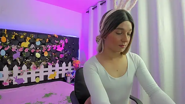 BellaRoge online show from 04-06-26, 05:19