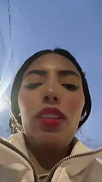 sylphiee  online show from 04-26-26, 10:34