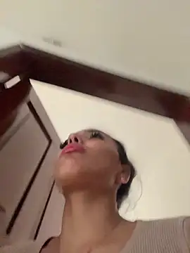 sylphiee  online show from 03-24-26, 06:41