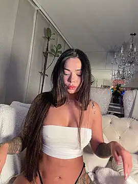 amy  laurie online show from 04-19-26, 04:02