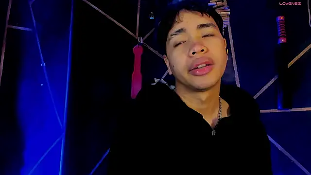 Snapshot of Lee_Colee chatting on 05-06-26, 11:20 Lee Colee online show from 05-06-26, 11:20
