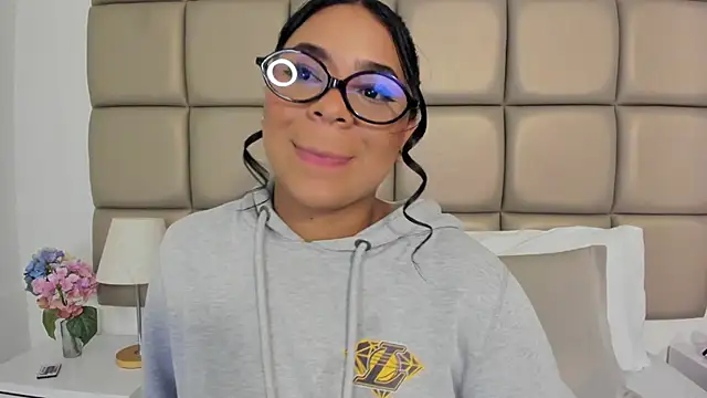 lilly williamss online show from 06-04-26, 03:55