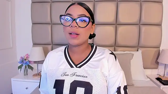 lilly williamss online show from 04-25-26, 03:31