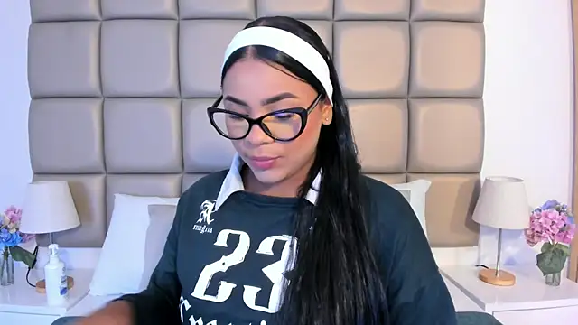 lilly williamss online show from 04-24-26, 03:30