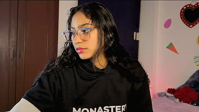 PaulaCutexs online show from 04-15-26, 04:07