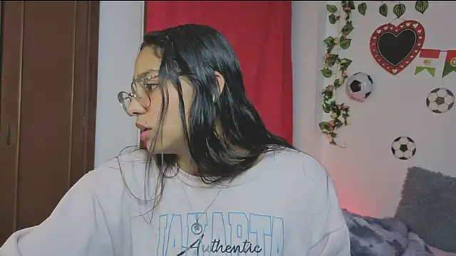 Snapshot of PaulaCutexs chatting on 07-01-26, 04:24 PaulaCutexs online show from 07-01-26, 04:24