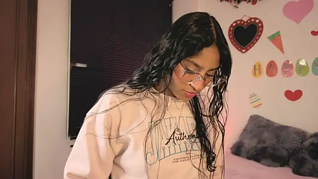 PaulaCutexs online show from 04-06-26, 03:46