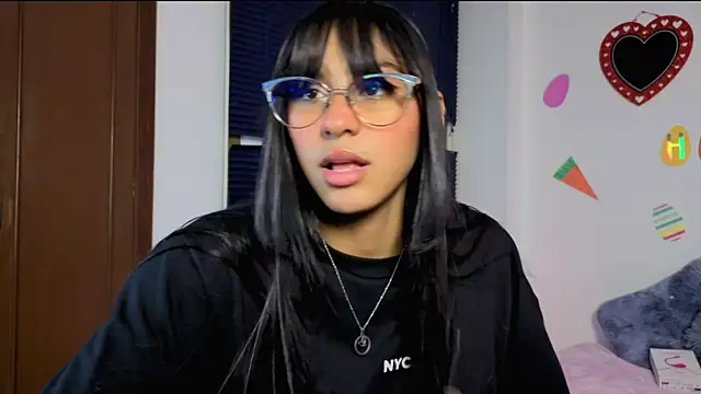 PaulaCutexs online show from 04-20-26, 03:53