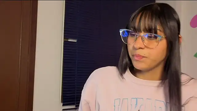 PaulaCutexs online show from 04-22-26, 05:03