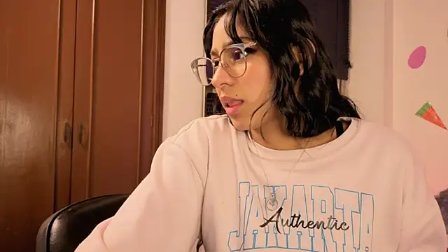 PaulaCutexs online show from 04-12-26, 05:00