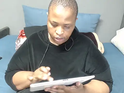 Snapshot of Bustydiva83 chatting on 06-25-26, 12:54 Bustydiva83 online show from 06-25-26, 12:54