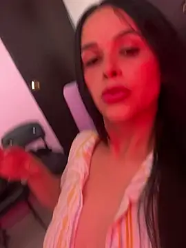 leila moretti online show from 03-26-26, 04:05