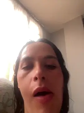 leila moretti online show from 04-27-26, 05:44